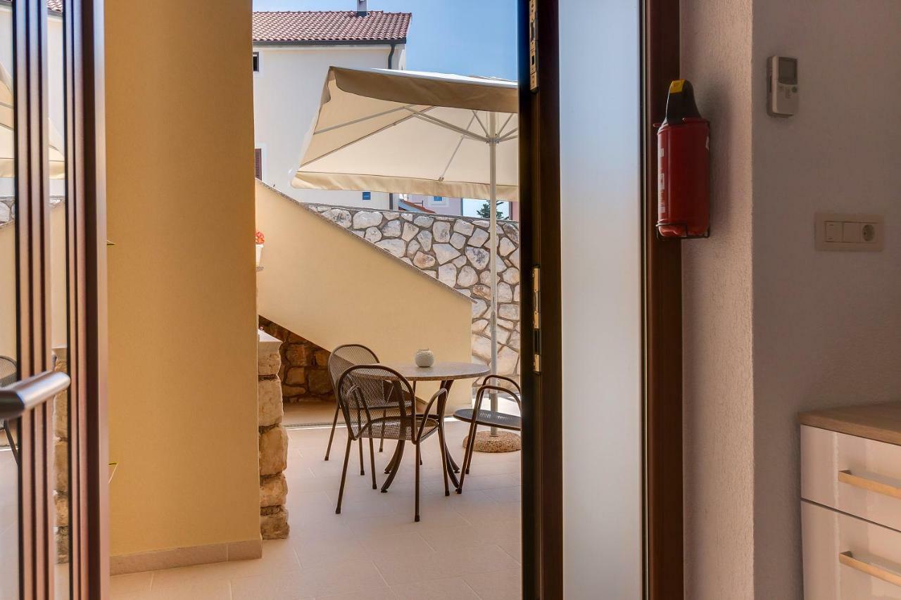 Apartments Eva Đảo Đảo Cres Ngoại thất bức ảnh