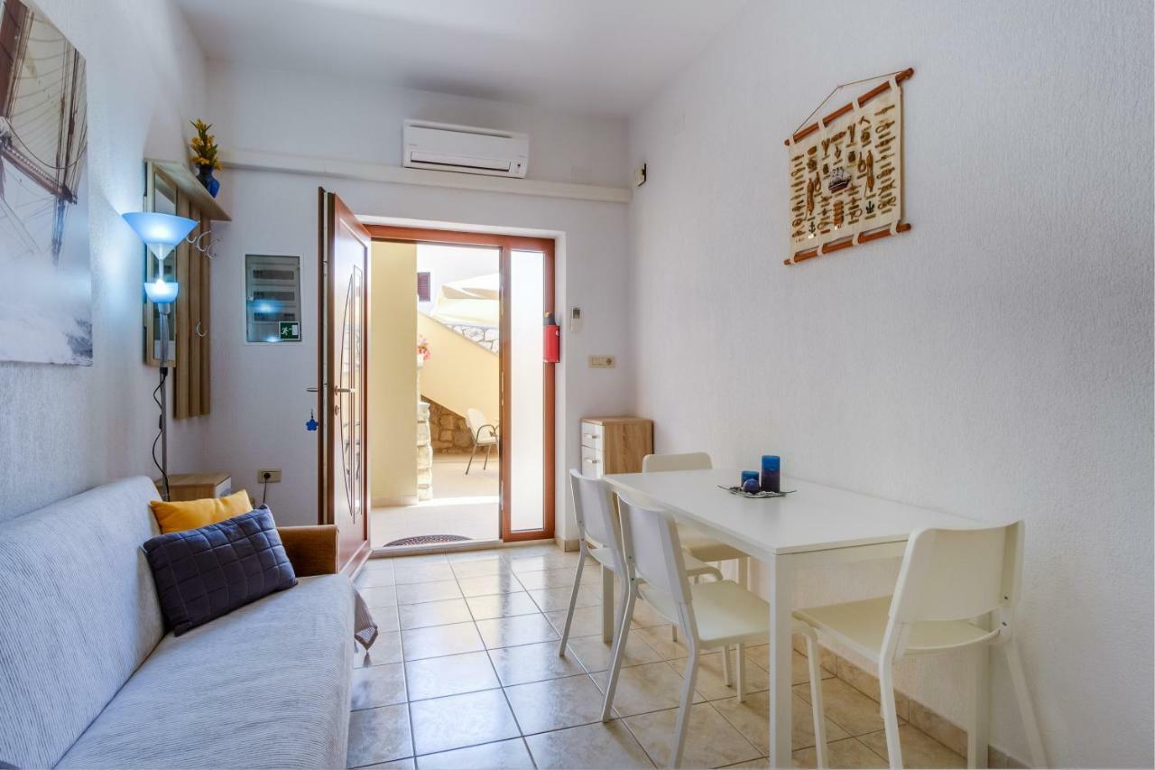 Apartments Eva Đảo Đảo Cres Ngoại thất bức ảnh