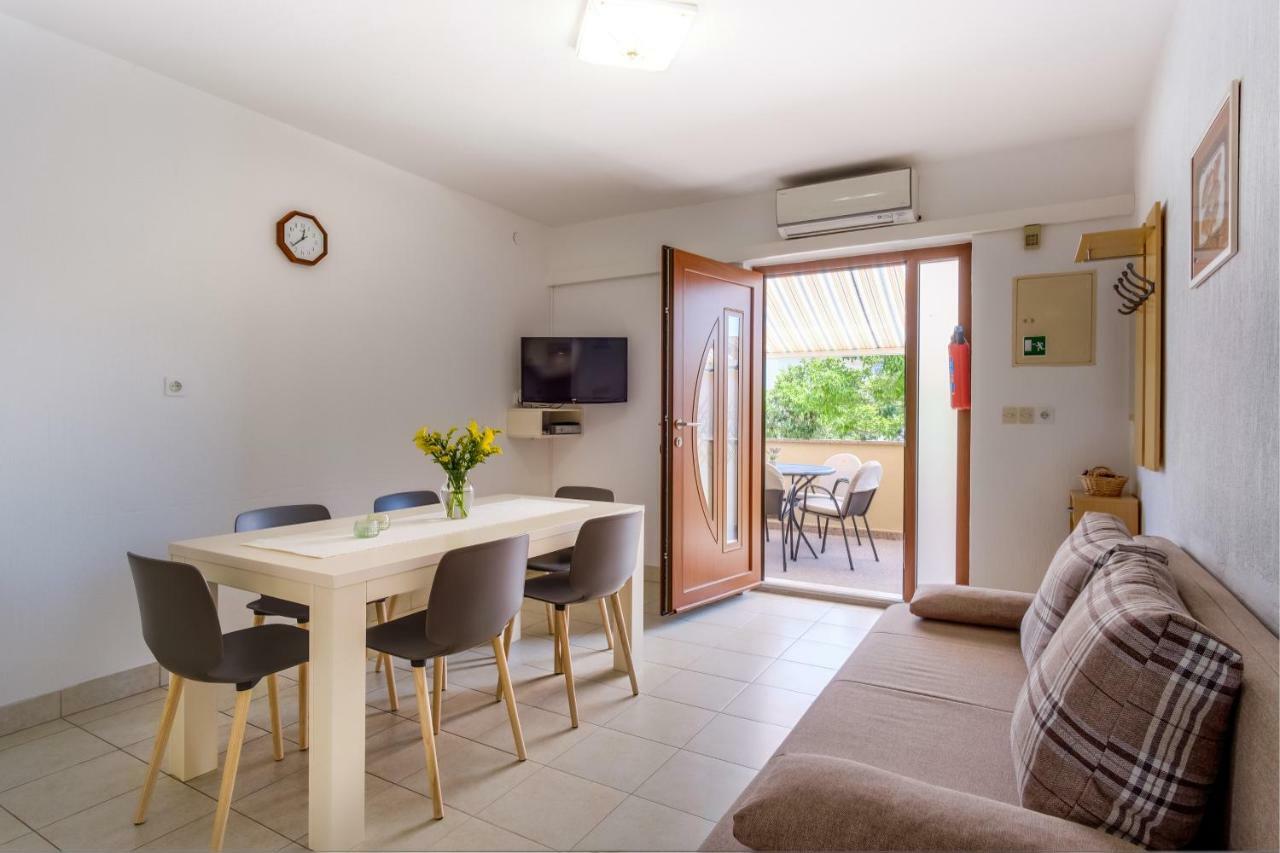 Apartments Eva Đảo Đảo Cres Ngoại thất bức ảnh